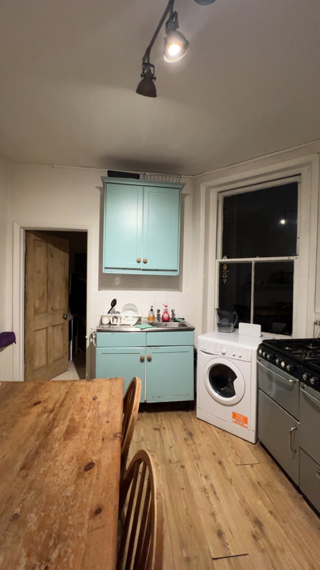 A lovely cozy room available in Maida Vale Main Photo