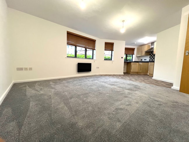 Modern 3 Bed Flat to rent in Haverhill  Main Photo