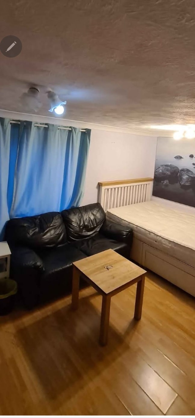 Room for rent Main Photo