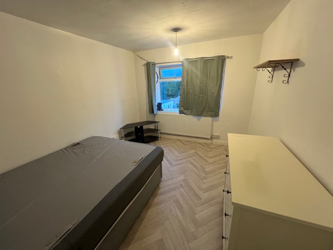 Double room to let £880pcm Main Photo