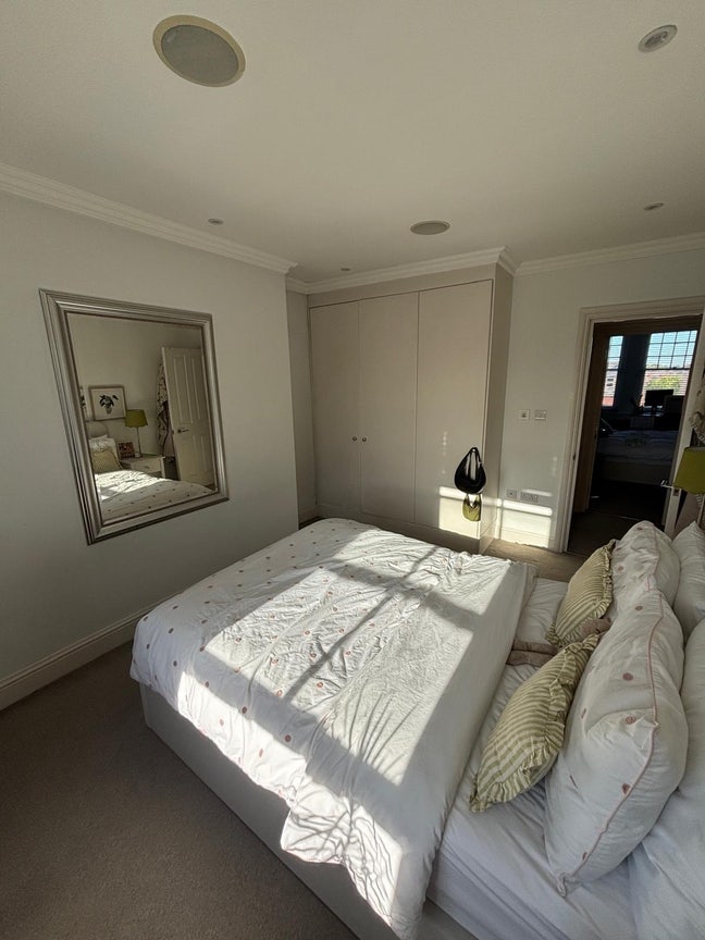Double room available in Balham Main Photo