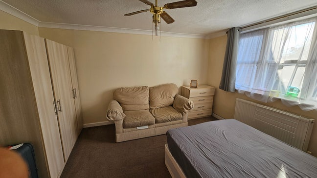 Large double Room Main Photo