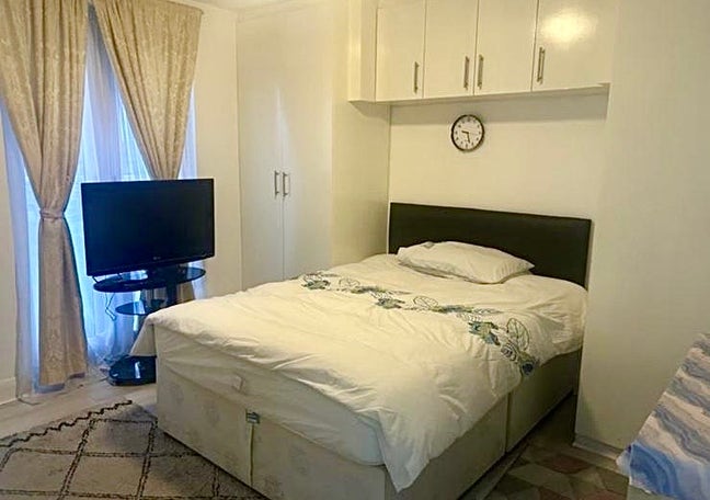 Large Double Room - Romford RM6 Main Photo