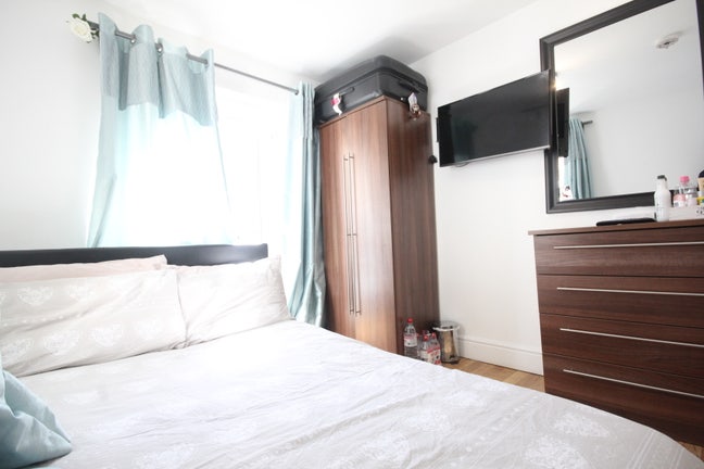 Compact Double 5Mins to Fulham Broadway Main Photo