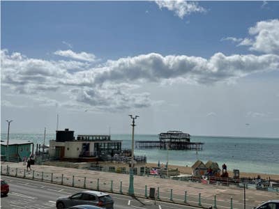 Brighton Seafront Room-Spacious Flat with Sea View Main Photo