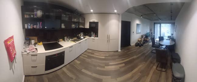 Large En-Suite room with a large living room Main Photo
