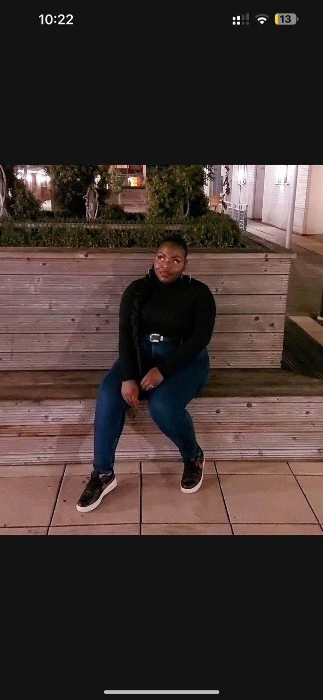 KIND, TIDY AND FUNNY CREATIVE LOOKING FOR EN-SUITE Main Photo