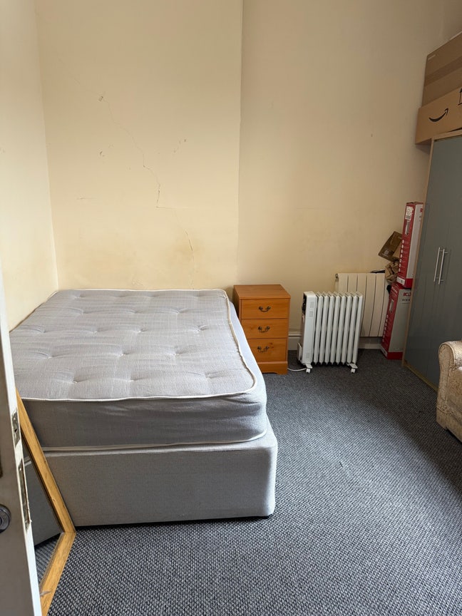 🌟Short-Term Room Available in Friendly flat Main Photo
