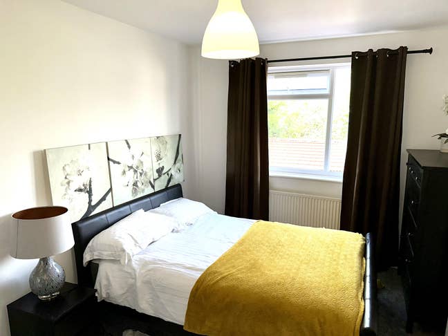 Large Cozy Double Room with Private Bathroom  Main Photo