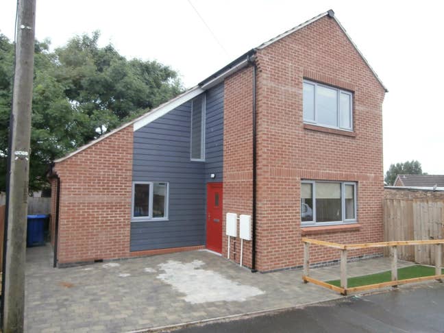 Ensuite double room in recently built house Main Photo
