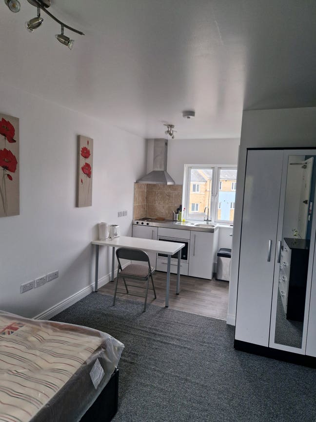 Luxury Studio - Council Tax and All Bills Included Main Photo
