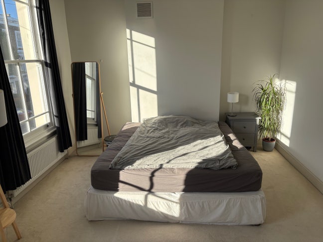 Super king size room, Dec and Jan sublet Main Photo