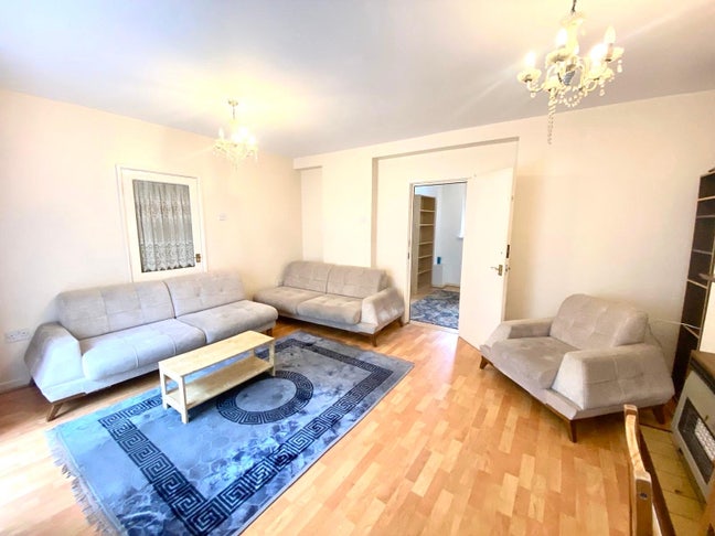 3 beds 2 baths , garden N7.N19 Main Photo
