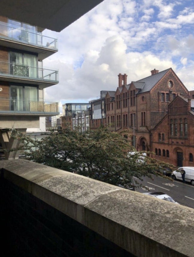 Room in a Spacious City Centre Flat Main Photo