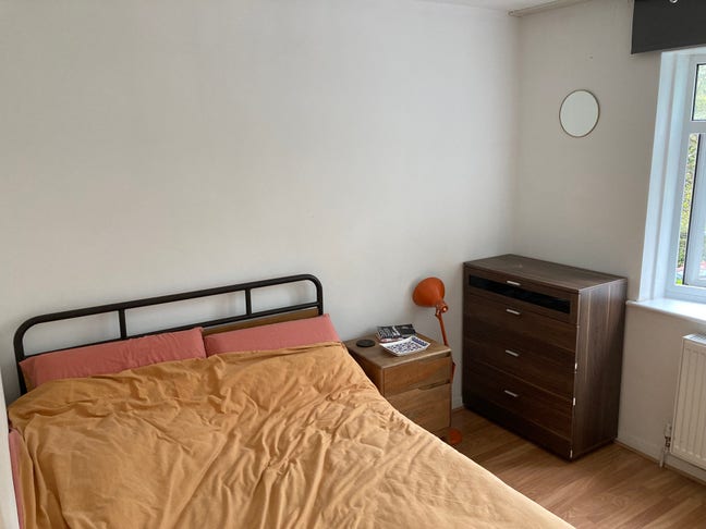 Double-Room on Cowper Road available end of Octobe Main Photo