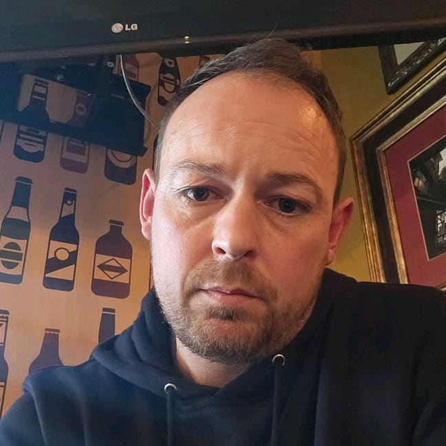 Professional Male seeks a double room Main Photo