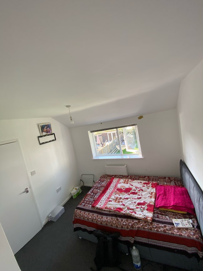 Double room for rent in Woking,Sheerwater 650£pm Main Photo