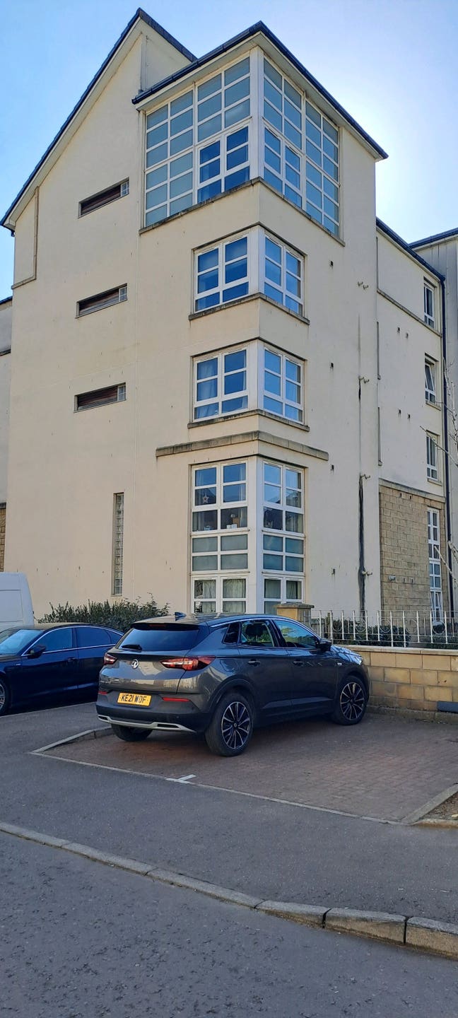 A great 2 bedroom property available.  Main Photo