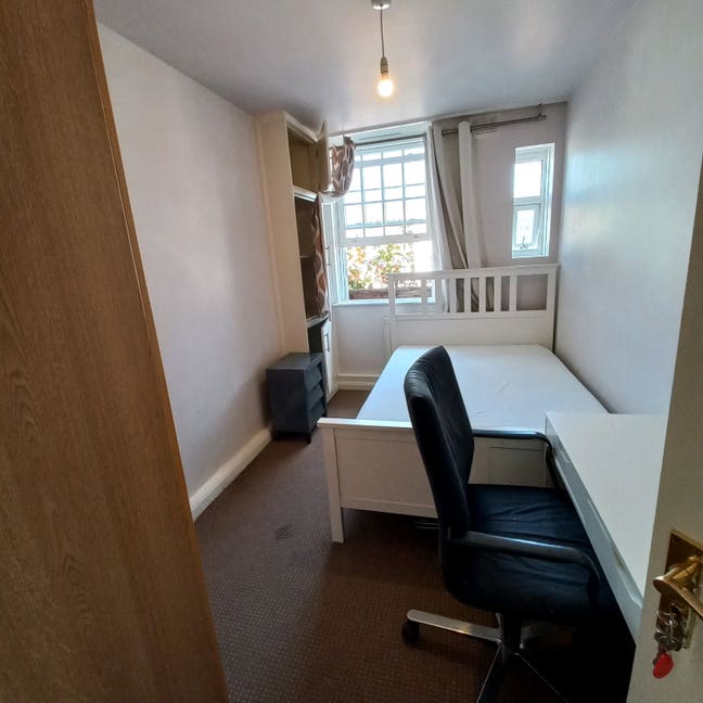 Room. SW3. Chelsea green. Main Photo