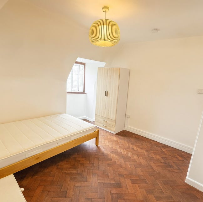 Aldgate East | All Bills Incl | Move-in Ready 🚀 Main Photo