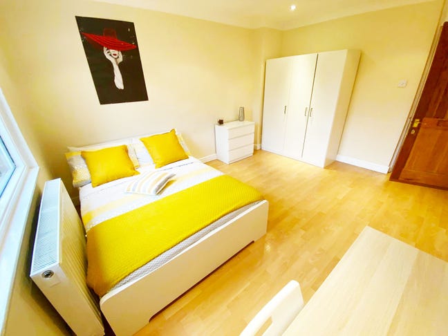 Mind Blowing Room in Luxury Flat Main Photo