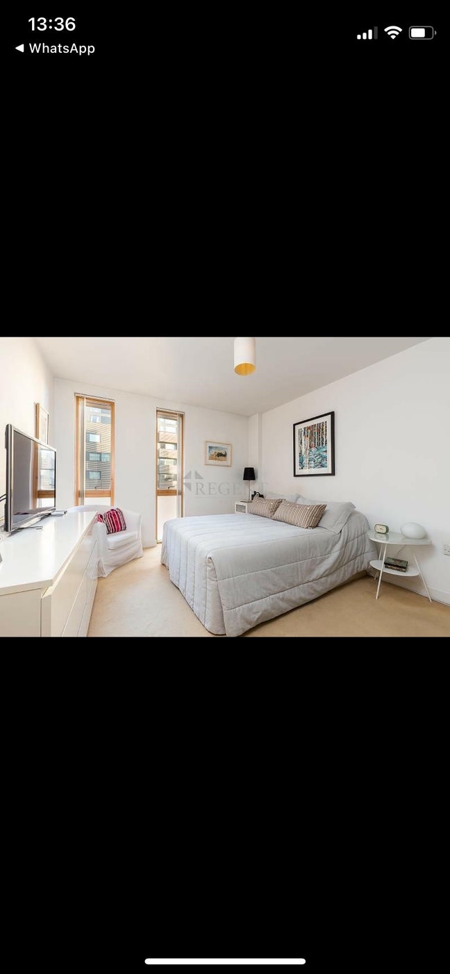 Spacious double room for rent in 2 bed flat share  Main Photo