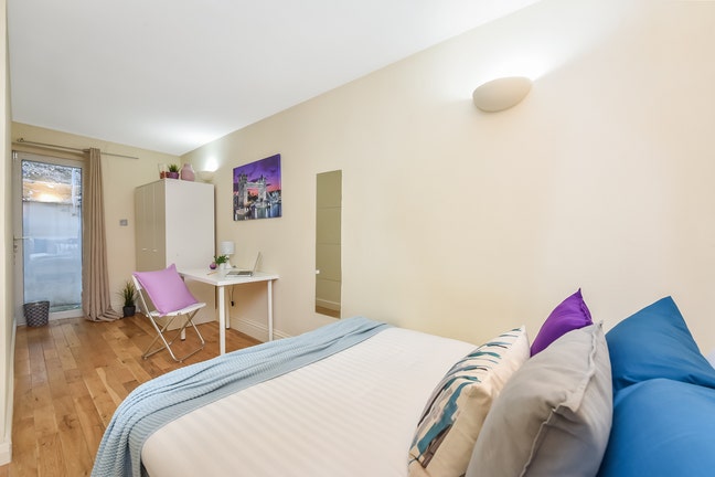 Phenomenal Double Room in Luxury Flat Main Photo