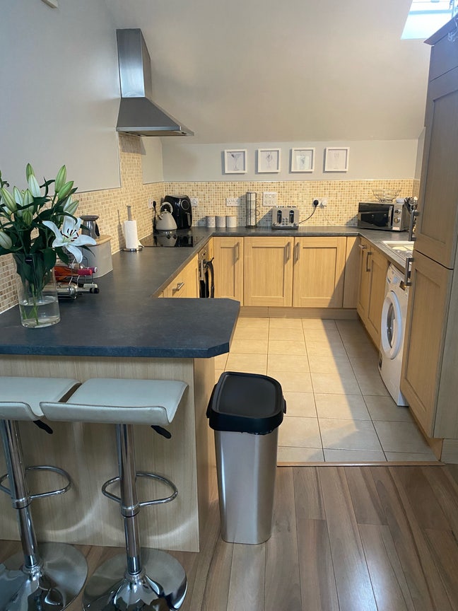 Double Bedroom in Modern Apartment inc bills  Main Photo