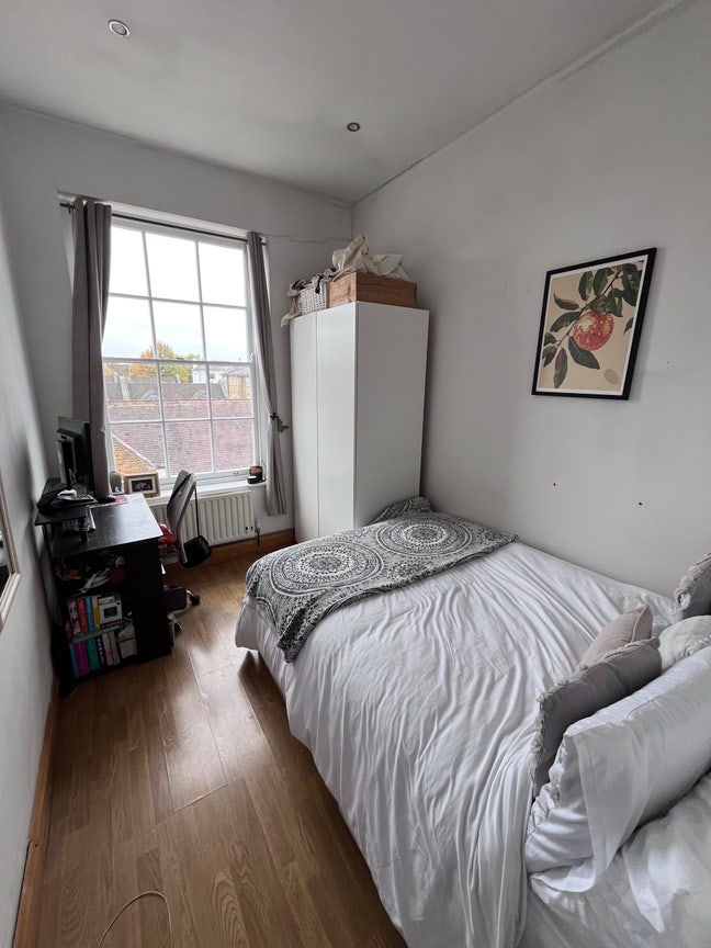 Double Bedroom with Shower En-Suite in Brixton Main Photo