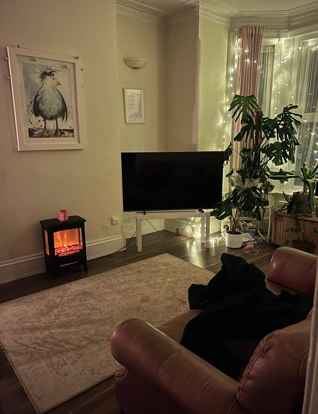 Double Room with own half bath in town centre Main Photo