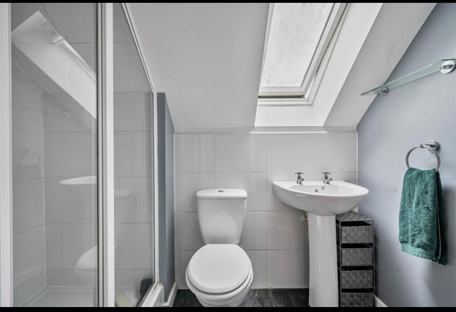 Double ensuite Main Photo