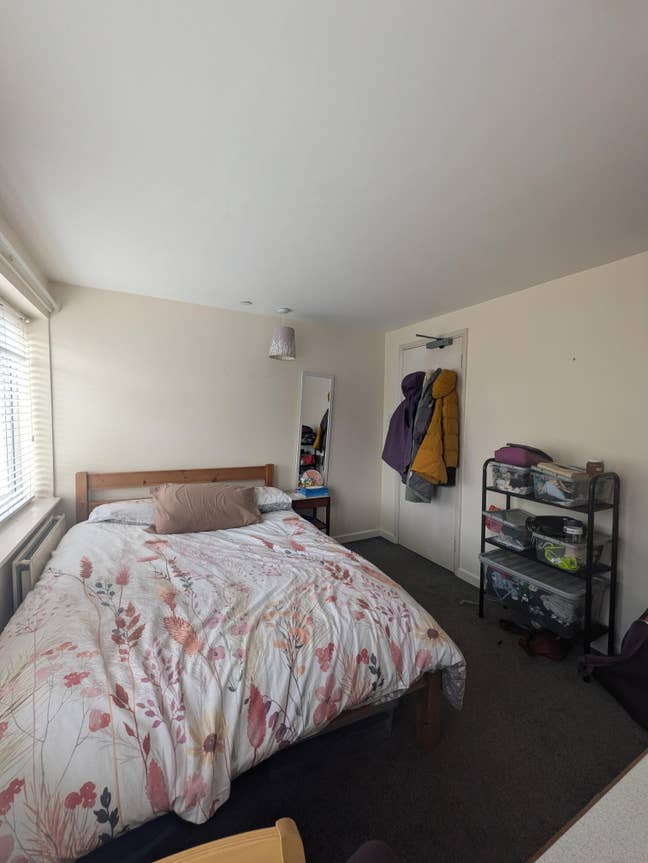 Spacious Double Room Located in Central Cowley Main Photo