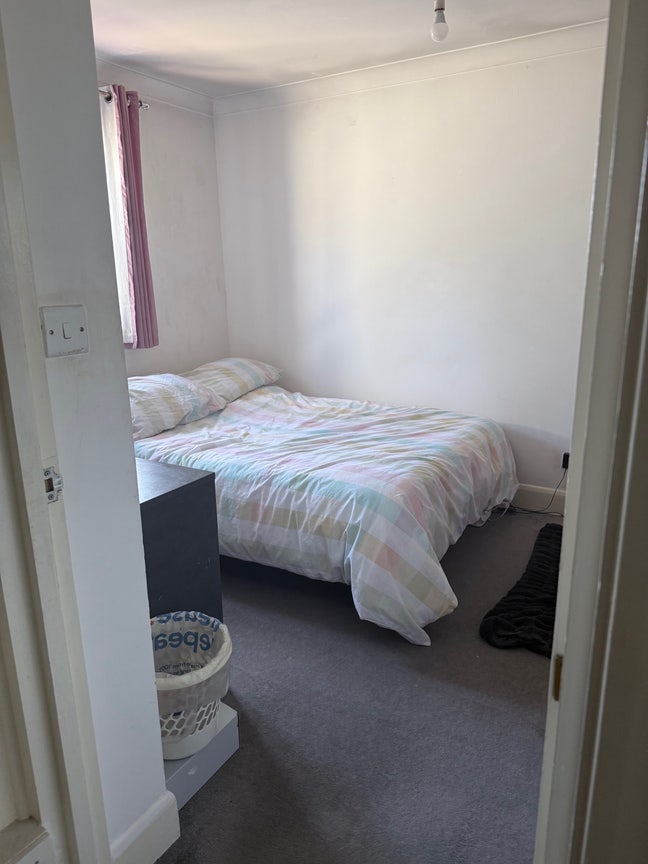 Double room in Hackney Wick flat - bills included  Main Photo