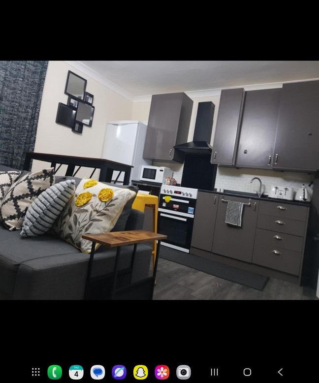 Furnished Large studio for rent Main Photo