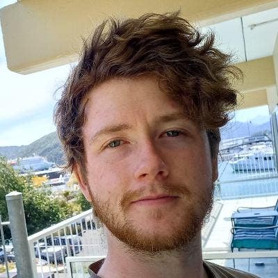Professional Male seeks a single or double room Main Photo