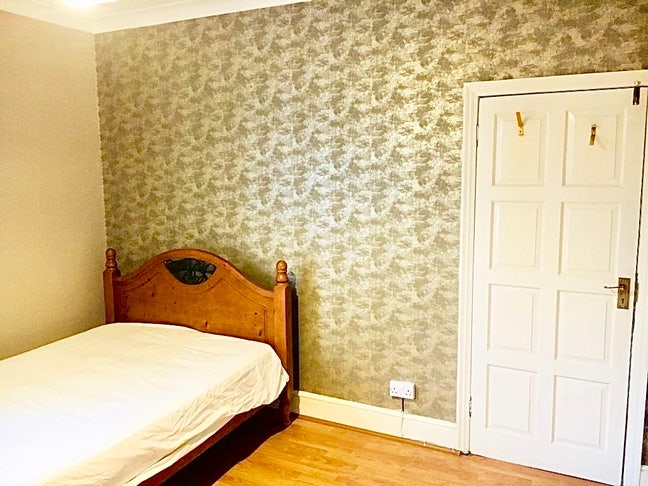 Double Room close to Southall Tube Station  Main Photo
