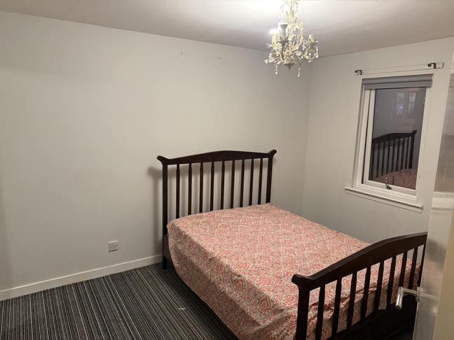 2 bedroom house in Govan  Main Photo