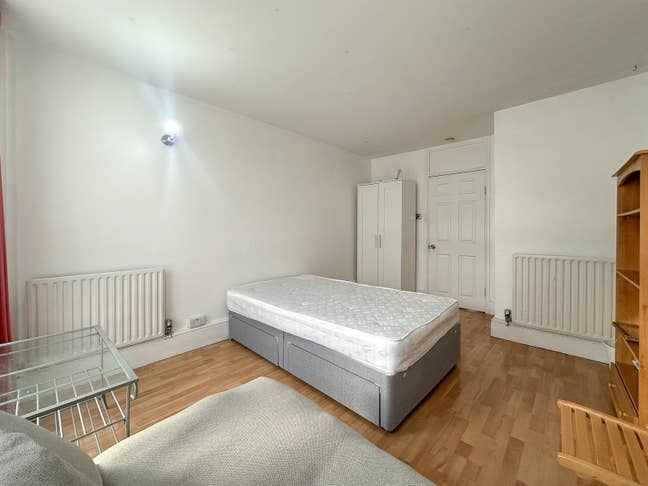 4 stunning rooms in St Johns Wood Main Photo