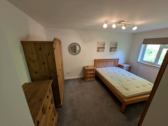 Large double bedroom available fully furnished. Main Photo
