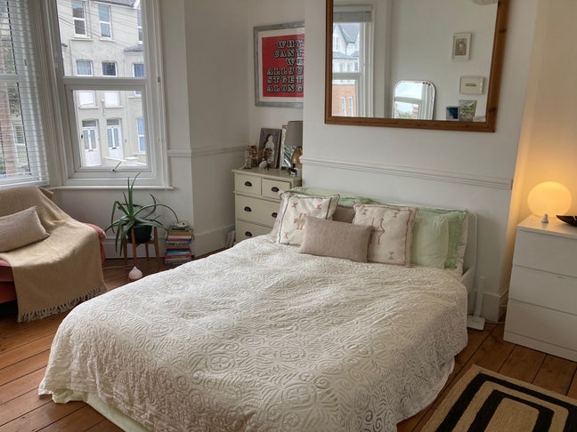 Large Double in Beautiful Edwardian House Main Photo