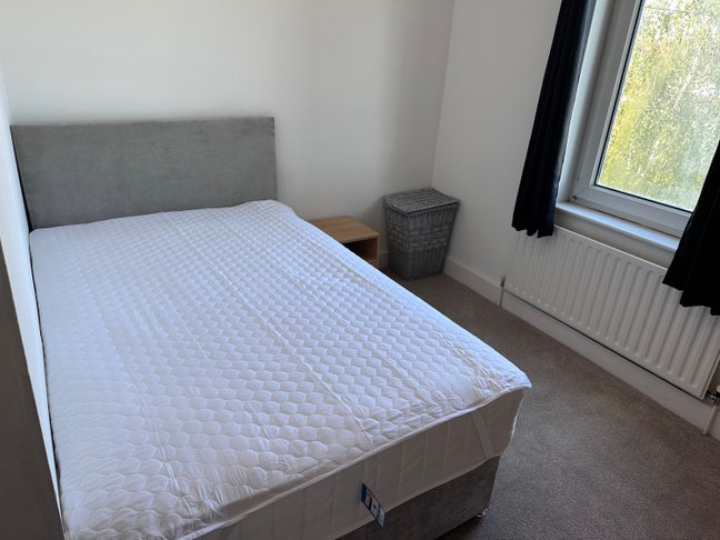 Double room available . Central Eastleigh  Main Photo