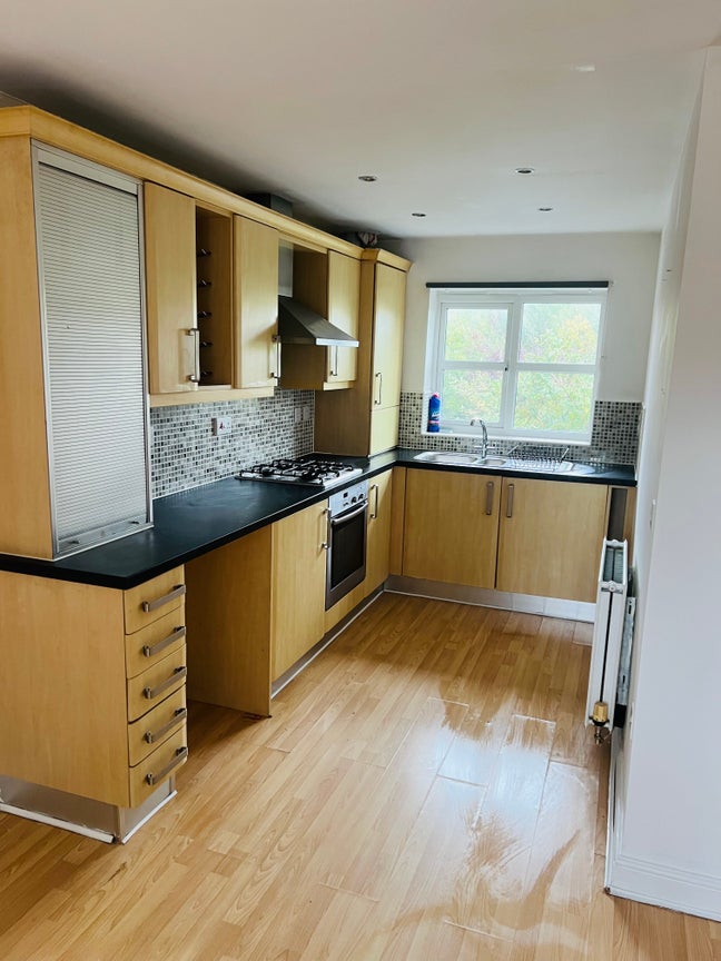 Radcliffe - Newly decorated unfurnished 1-bed flat Main Photo