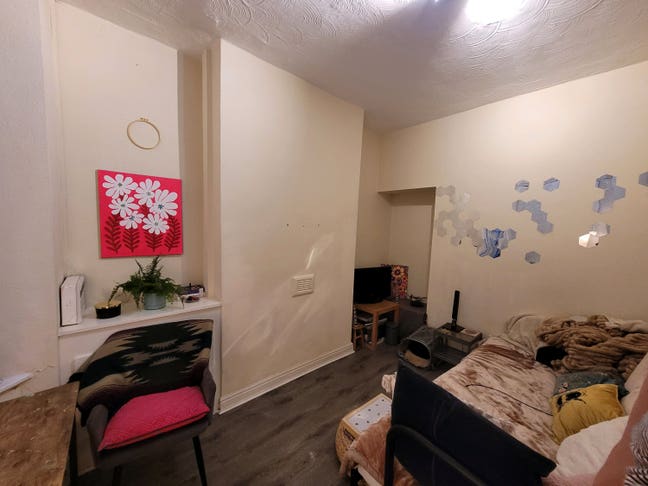 Double Bedroom Available Immediately. Main Photo