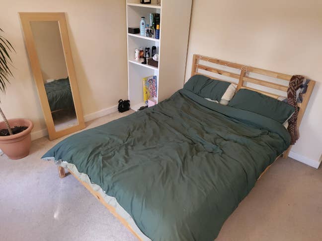 Large room in 2 bed house central to York Main Photo