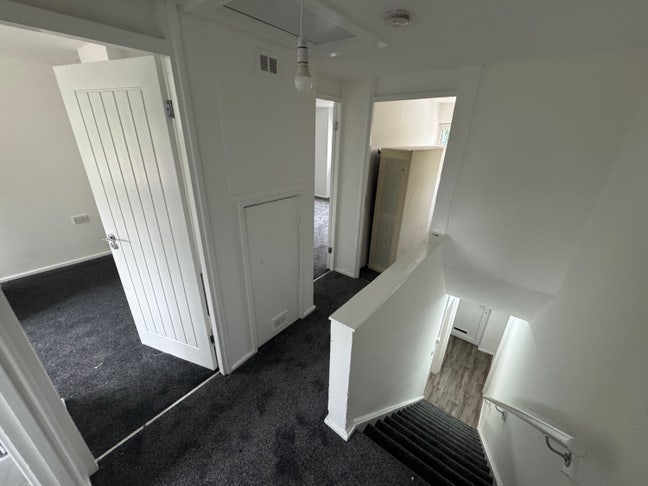 Beautifully Refurbished 2n Rooms to Let Main Photo
