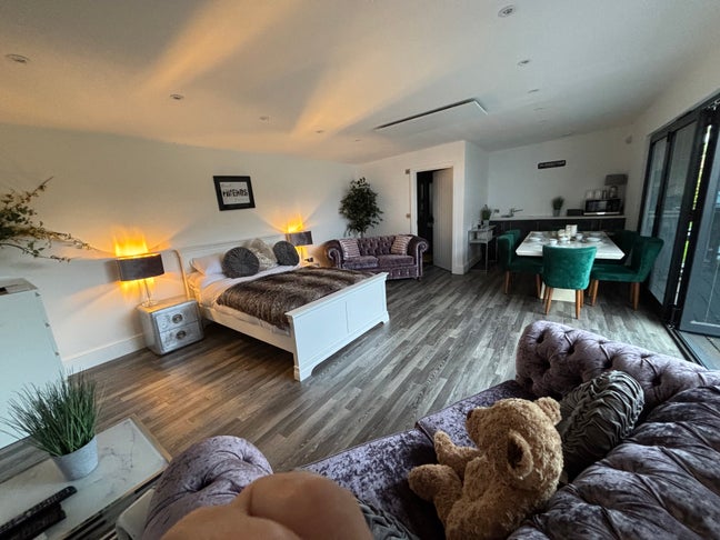 Double Studio Apartment, Kitchenette, En-Suite Main Photo