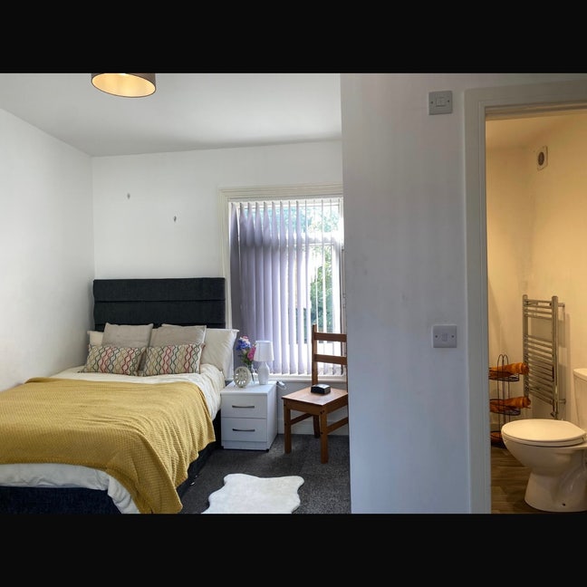 50% off 1St Months Rent Ensuite Room Available Now Main Photo