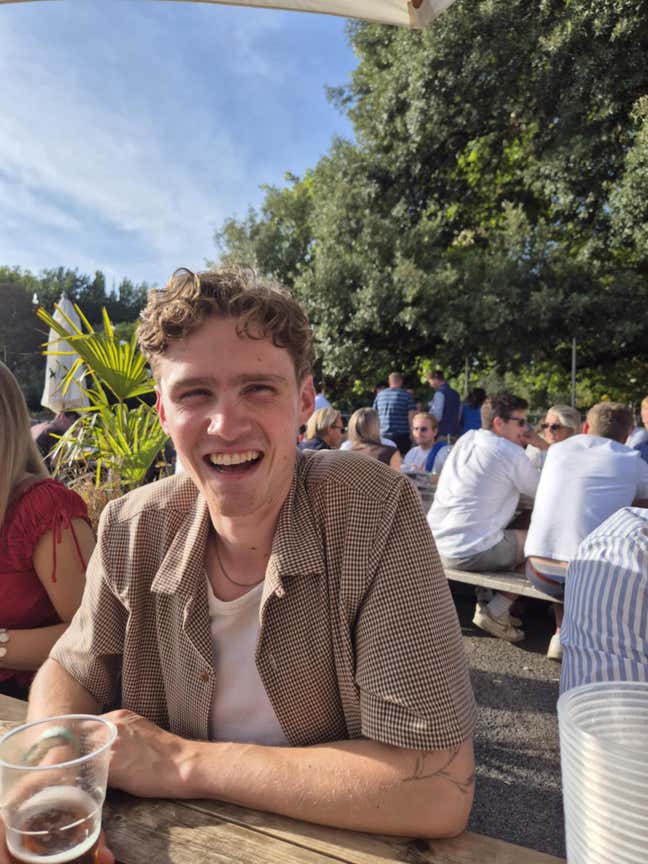 Looking for some nice flatmates to take me in! Main Photo