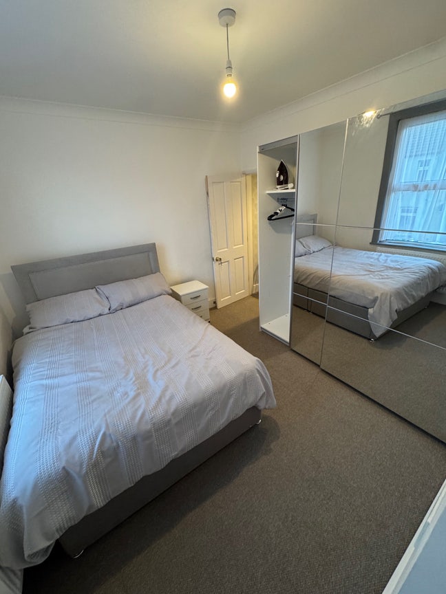 Double room in Dartford area Main Photo