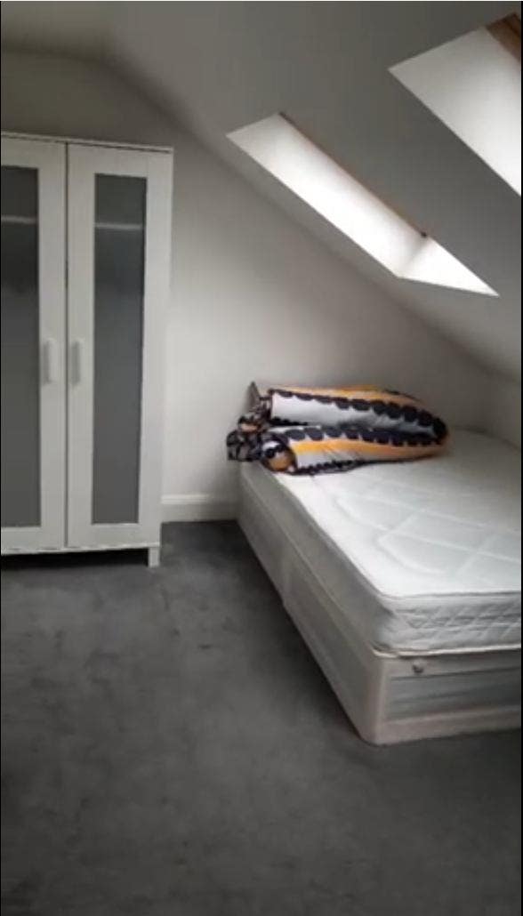 Double Room (3 min walk from Brent Cross tube) Main Photo